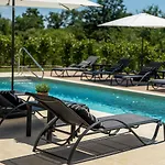 度假居 Atemberaubende Mit Privatpool, Sauna, Billard, Kicker, Heimtrainer, Bbq 波雷奇