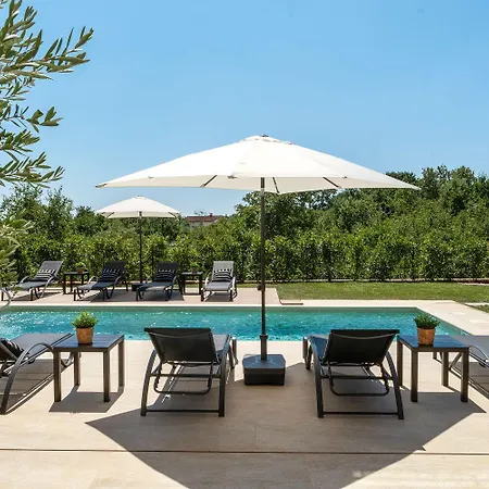 Atemberaubende Mit Privatpool, Sauna, Billard, Kicker, Heimtrainer, Bbq Feriehus Poreč