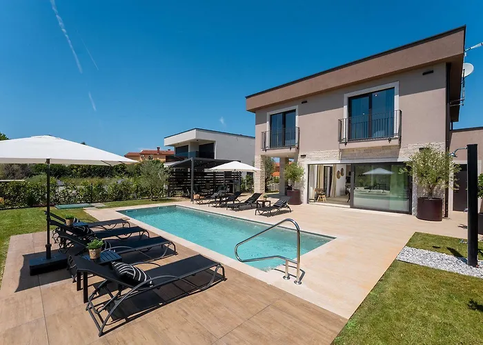 Atemberaubende Mit Privatpool, Sauna, Billard, Kicker, Heimtrainer, Bbq