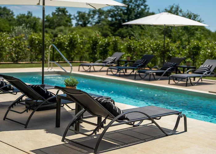 Дом отдыха Atemberaubende Mit Privatpool, Sauna, Billard, Kicker, Heimtrainer, Bbq Пореч