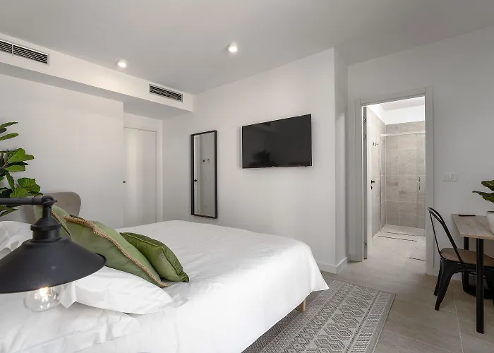 Feriehus Atemberaubende Mit Privatpool, Sauna, Billard, Kicker, Heimtrainer, Bbq Poreč