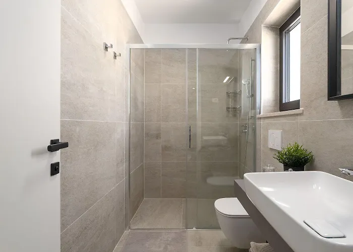 Atemberaubende Mit Privatpool, Sauna, Billard, Kicker, Heimtrainer, Bbq * Poreč