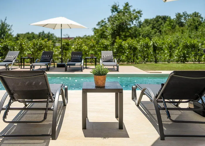 Atemberaubende Mit Privatpool, Sauna, Billard, Kicker, Heimtrainer, Bbq * Пореч