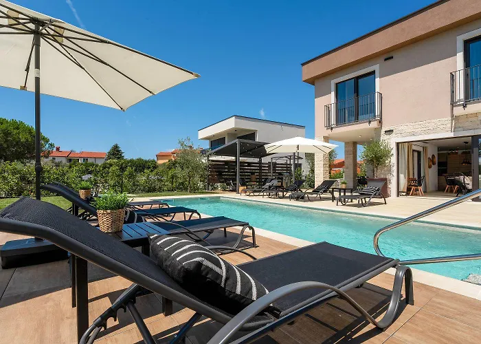 Atemberaubende Mit Privatpool, Sauna, Billard, Kicker, Heimtrainer, Bbq