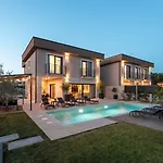 Atemberaubende Mit Privatpool, Sauna, Billard, Kicker, Heimtrainer, Bbq בית נופש